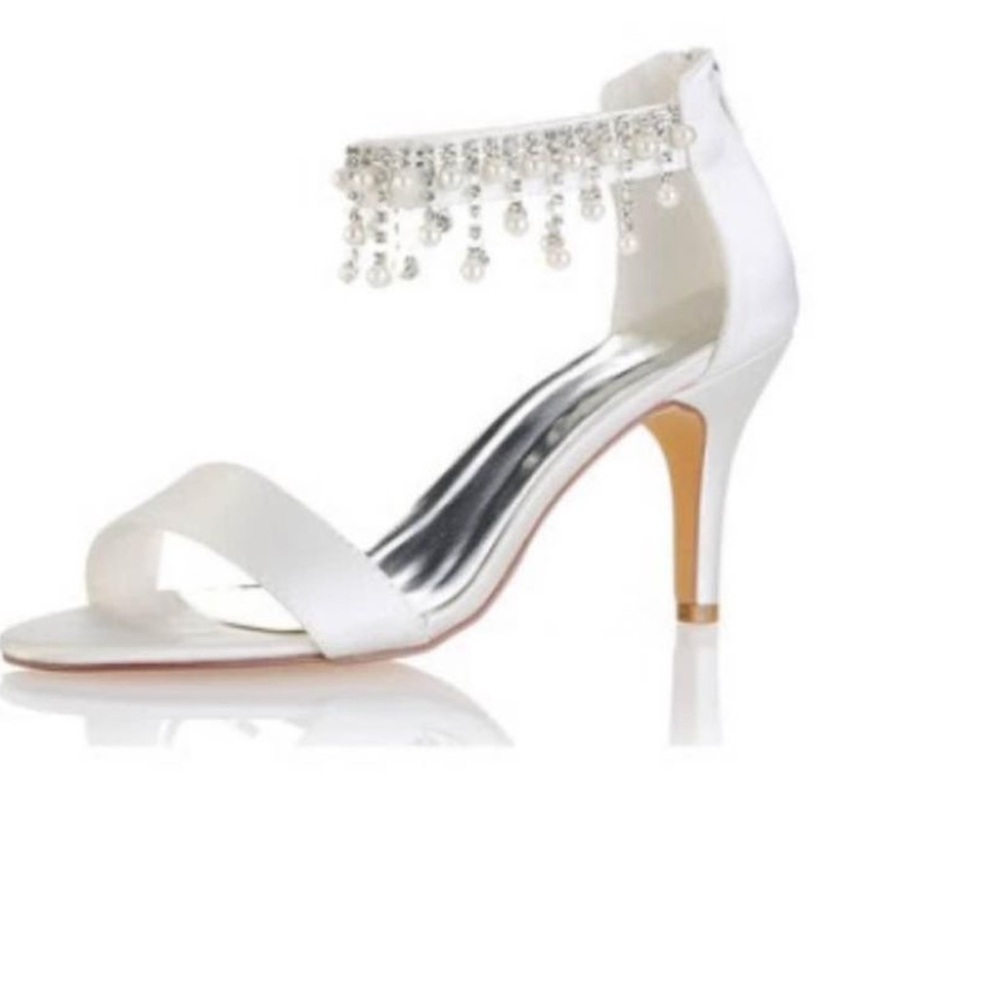 White bridal heels with pearl, size 7.5, Brand new